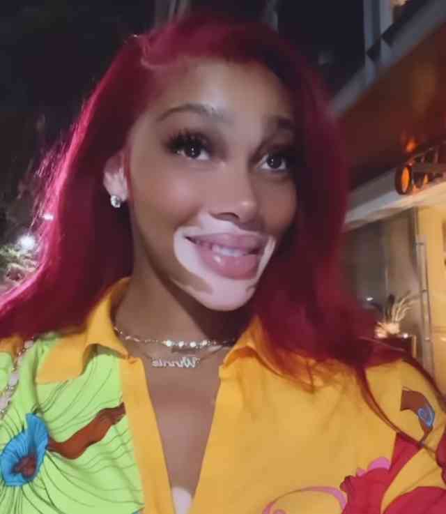 無(wú)名指戴戒指意味著什么(無(wú)名指戴戒指是什么意思)