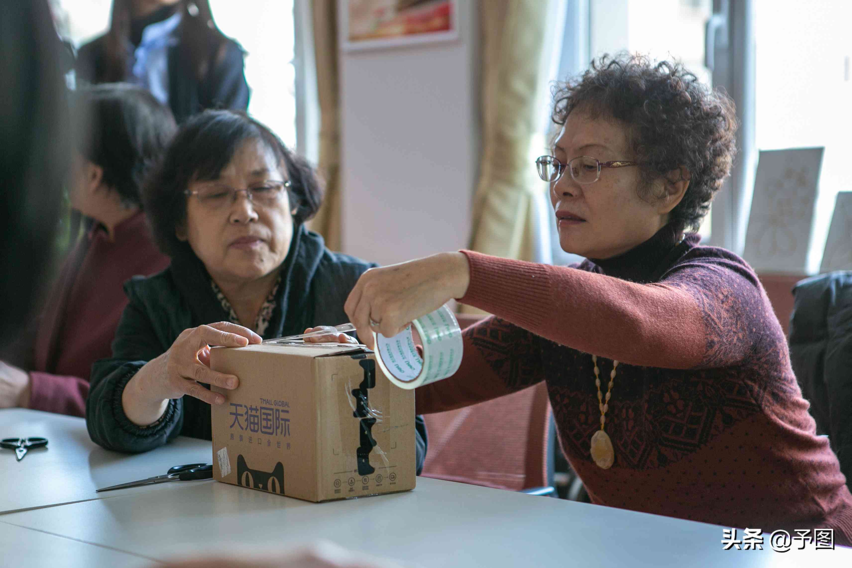 快遞盒別再亂扔，教你快遞盒秒變“網(wǎng)紅”收納盒：實用