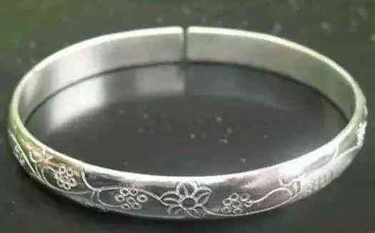 鑒別白銀真假的6種方法(最簡(jiǎn)單識(shí)別銀的方法)