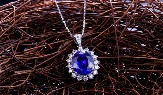 如何辨識(shí)翡翠(如何辨識(shí)翡翠真假)