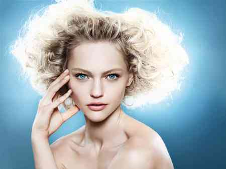 碧歐泉光澈透白系列2010年3月上市