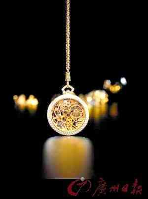 百達(dá)翡麗黃金鑲鉆石鏤空懷表