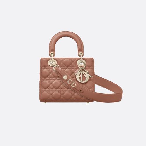 DIOR迪奧 22年秋冬 女士 手提包 Lady Dior My ABCDior 手袋 M0538OCAL_M50P 預(yù)定商品1-3周發(fā)貨