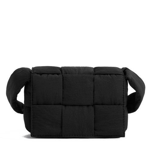 Bottega Veneta/葆蝶家 22春夏新款CASSETTE系列 男士迷你黑色intreccio編織尼龍單肩斜挎包691018VBO818803