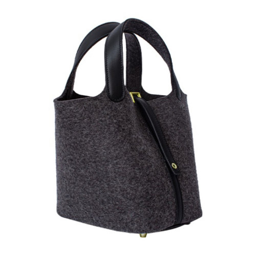 【主推】HERMES/愛(ài)馬仕 經(jīng)典款 黑色毛氈皮質(zhì) 金扣 女士手提包Picotin18（配HERMES禮品盒）