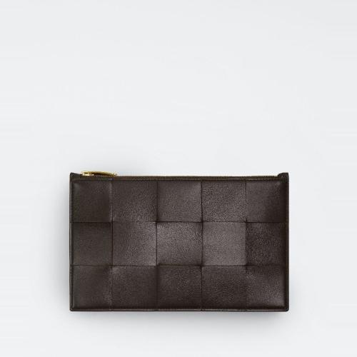  BV葆蝶家 22年秋冬 女士 手拿包 pochette 680222VCQC42132 預定商品1-3周發(fā)貨