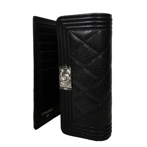 CHANEL/香奈兒 經(jīng)典款BOY系列 黑色魚子紋小牛皮銀扣菱格紋錢包