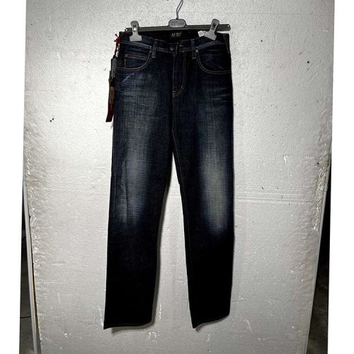 ARMANI JEANS/阿瑪尼牛仔男裝/男士褲裝/男士牛仔褲右褲腿后面部分泛黃