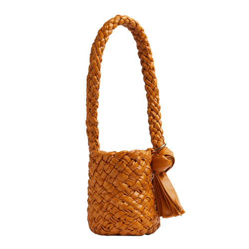 Bottega Veneta/葆蝶家 22新款 女士金棕色小牛皮Intreccio圖案褶皺皮革金屬環(huán)打結(jié)滑動(dòng)肩帶黃銅飾面單肩手提包715021V2BJ07713