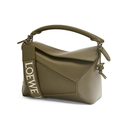 LOEWE/羅意威 22新款 Puzzle Edge系列 女士小號(hào)茶粉釉緞面小牛皮同色金屬配飾兔子吊飾拆卸調(diào)節(jié)肩帶手提單肩斜挎拼圖包A510P60X24-8967