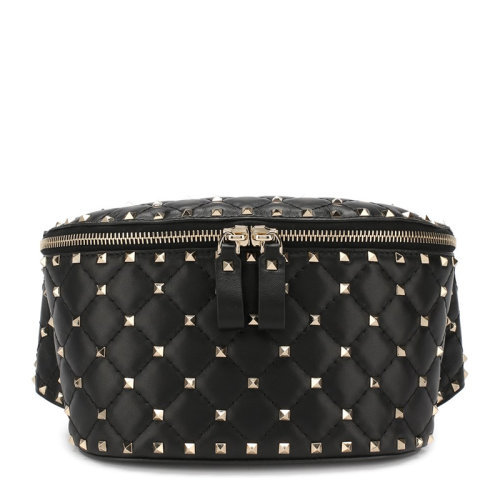 Valentino/華倫天奴 女士黑色菱格絎縫皮革經(jīng)典鉚釘裝飾雙向拉鏈開(kāi)合腰包女包 RW2B0B45-NAP-0NO