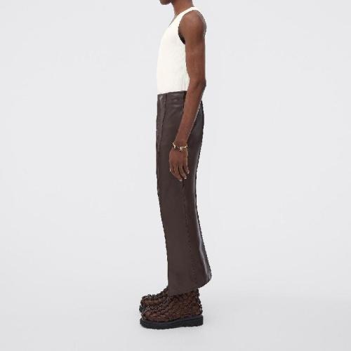  BV葆蝶家 22年秋冬 男士 休閑褲 pantalon en cuir avec coupe incurvee 715406VKEB08207