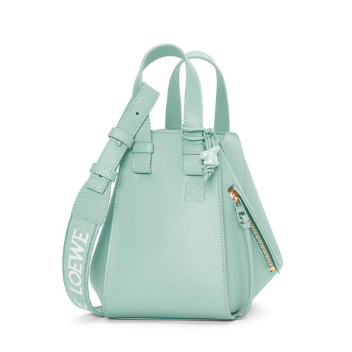 LOEWE/羅意威 22新款 Hammock系列 女士淡青瓷釉色緞面小牛皮同色金屬配件拆卸調(diào)節(jié)肩帶鉤扣開合單肩手提斜挎包A538H13X07-8764