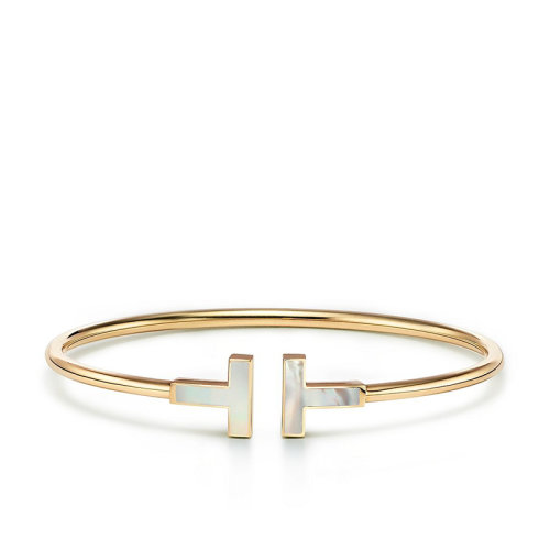 Tiffany & Co./蒂芙尼 經(jīng)典Tiffany T系列 18K金黃金鑲嵌珍珠母貝T形圖案Wire手鐲GRP11103