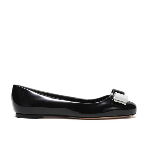 Salvatore Ferragamo/菲拉格慕 女士VARINA19系列漆皮革芭蕾平底鞋單鞋 0705547