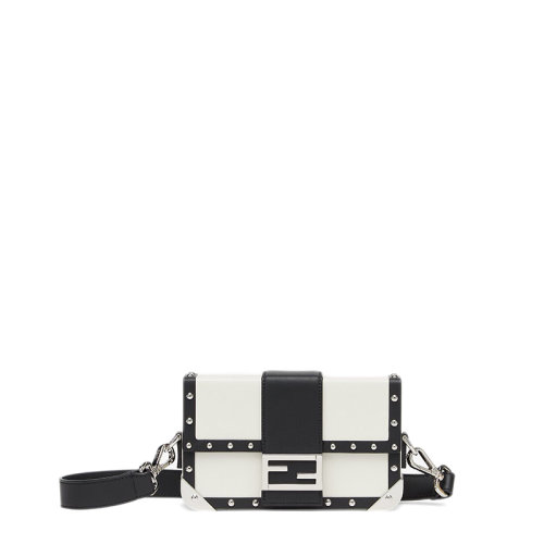 FENDI/芬迪 20  BAGUETTE TRUNK系列 男士迷你白色小牛皮方形翻蓋磁性FF搭扣金屬柳丁黑色皮革飾邊單肩斜挎包7VA507AH9KF0DVU