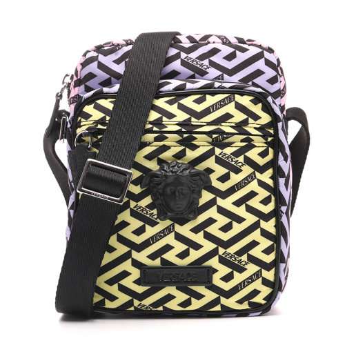 VERSACE/范思哲22年男士斜挎單肩包10030911A02662