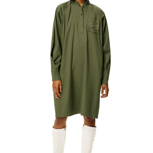 LOEWE/羅意威 22年秋冬新款 女士綠色系圓領(lǐng)束腰刺繡LOGO連衣裙S359Y09X79-4400