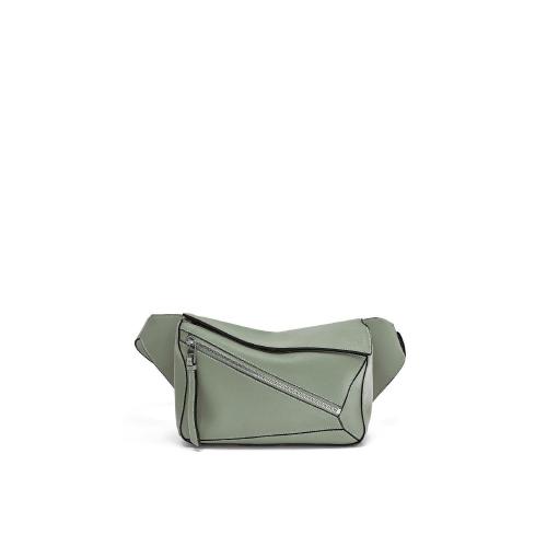  LOEWE羅意威 22年秋冬 男士 單肩包 Small Puzzle Bumbag in classic calfskin B510P35X09-438