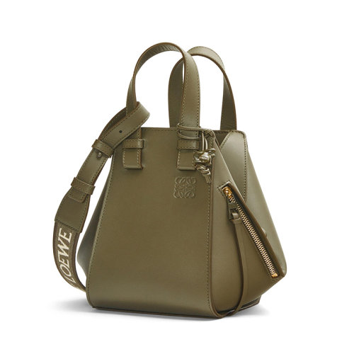 LOEWE/羅意威 22新款 Hammock系列 女士茶粉釉色緞面小牛皮同色金屬配件拆卸調(diào)節(jié)肩帶鉤扣開(kāi)合單肩手提斜挎包A538H13X07-8967