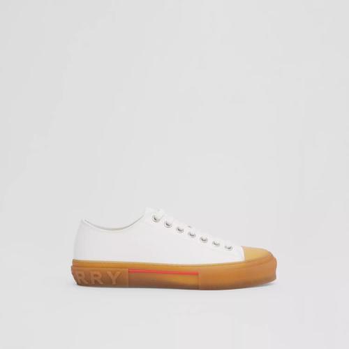  BURBERRY 22年秋冬 男士 徽標(biāo)裝飾棉質(zhì)運動鞋 80523431