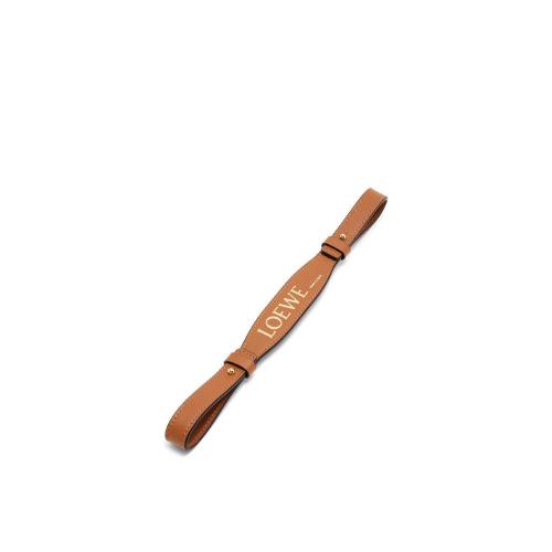  LOEWE羅意威 22年秋冬 女士 肩帶 Branded short strap in classic calfskin C885S70X02-2530 預(yù)定商品1-3周發(fā)貨