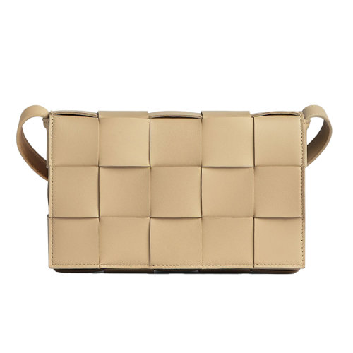 Bottega Veneta/葆蝶家 22新款 CASSETTE系列 女士淺咖色羔羊皮雙面正交編織單肩豆腐包578004VMAY19776