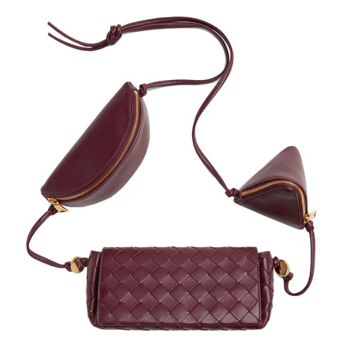 Bottega Veneta/葆蝶家 22新款 女士小號(hào)巴羅洛紫色羔羊皮金色飾面多口袋肩帶單肩包717429VCP3C2247