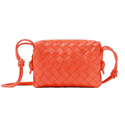 Bottega Veneta/葆蝶家 22新款 女士迷你旭日紅色羔羊皮Intrecciato圖案拉鏈開合單肩斜挎相機包680254V1G116583