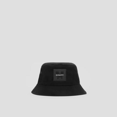  BURBERRY 22年秋冬 男士 徽標(biāo)貼花棉質(zhì)嘎巴甸漁夫帽 80643471