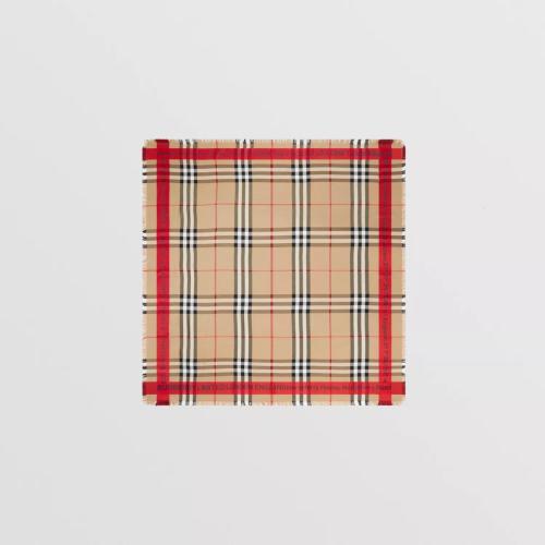  BURBERRY 22年秋冬 女士 蒙太奇印花絲毛混紡圍巾 80609531