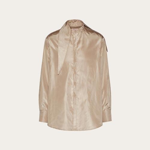  VALENTINO華倫天奴 22年秋冬 男士 長(zhǎng)袖襯衫 CHEMISE EN TAFFETAS LA_Vé A_VEC LARGE COL a P