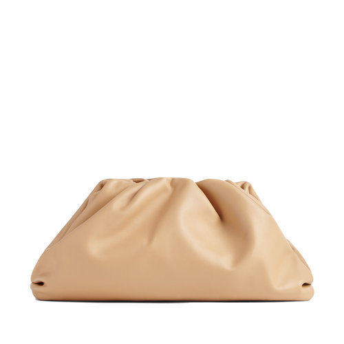 Bottega Veneta/葆蝶家 22春夏新款TEEN POUCH系列 女士杏仁色小牛皮單隔層手拿云朵包690238V1BW02700