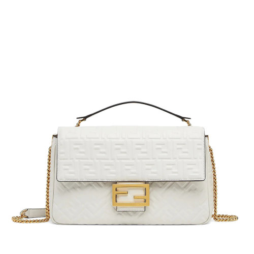 FENDI/芬迪 BAGUETTE系列 女士大號(hào)白色FF圖案壓紋小羊皮復(fù)古金色金屬扣鏈條斜挎單肩法棍包8BR795AH9CF15AO