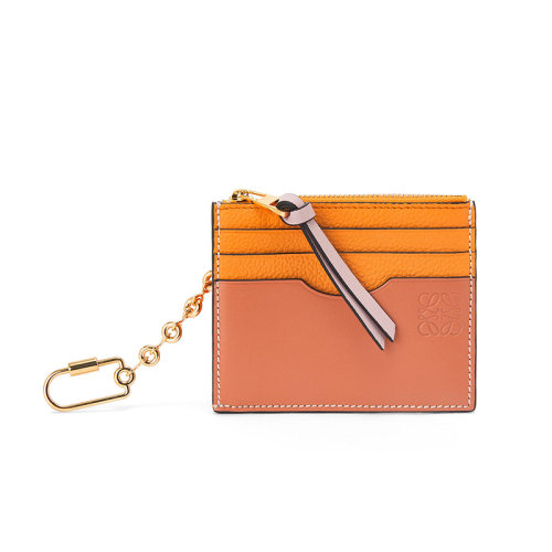 LOEWE/羅意威 22年新款 女士橘色/珊瑚色軟粒面牛皮革鏈條方形鑰匙卡片包C821B35X01-9062