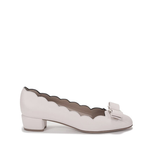 Salvatore Ferragamo/菲拉格慕  女士VARA系列牛皮蝴蝶結(jié)粗跟皮鞋淺口鞋單鞋 0733819