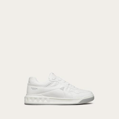  VALENTINO華倫天奴 22年秋冬 男士 休閑運動鞋 Sneaker basses ONE STUD en nappa 2Y2S0E71NWN