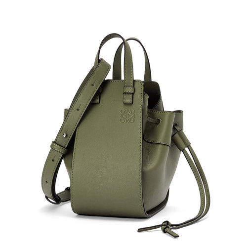 LOEWE/羅意威  Hammock系列 女士迷你鱷梨綠經(jīng)典小牛皮徽標(biāo)印花可拆卸可調(diào)肩帶單肩手提斜挎包0010588093