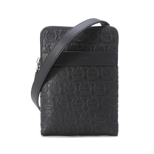 Salvatore Ferragamo/菲拉格慕【22年新款】男士牛皮單肩斜挎包Gancini圖案 240311