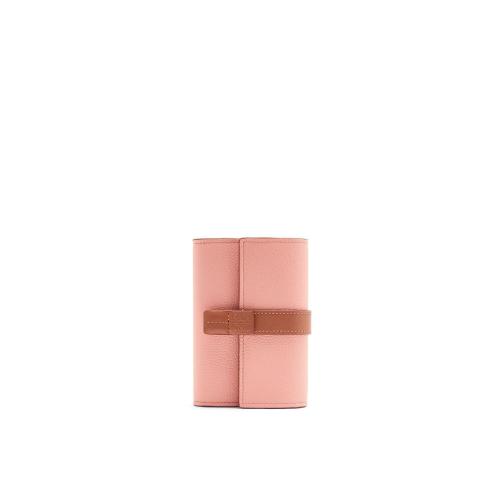  LOEWE羅意威 22年秋冬 女士 錢包 Small vertical wallet in soft grained calfskin C660S86X0 預(yù)定商品1-3周發(fā)貨