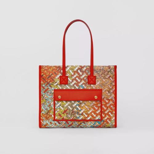  BURBERRY 22年秋冬 女士 Freya 小號專屬標識地圖印花皮革芙蕾雅托特包 80566901