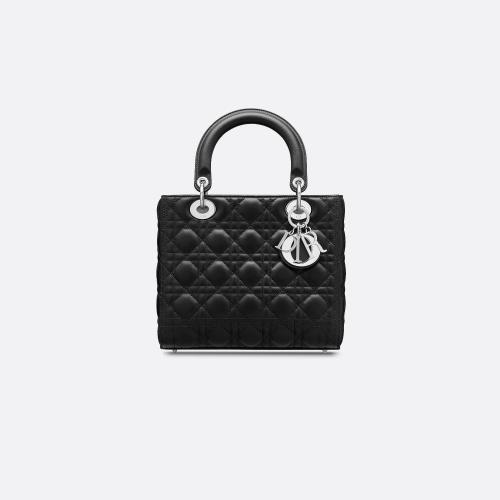  DIOR迪奧 22年秋冬 女士 手提包 中號(hào)啞光 Lady Dior 手袋 M0565PNGE_M*w*900 預(yù)定商品1-3周發(fā)貨