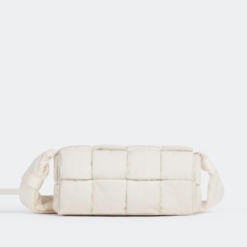  BV葆蝶家 22年秋冬 男士 單肩包 padded tech cassette 705579V2B019045