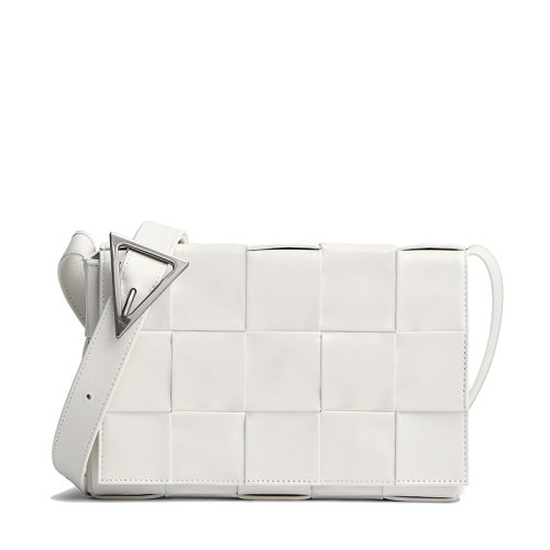 Bottega Veneta/葆蝶家 22春夏新款CASSETTE系列 男女同款白色小牛皮Intreccio雙面編織單肩斜挎豆腐包667298VCQ719005