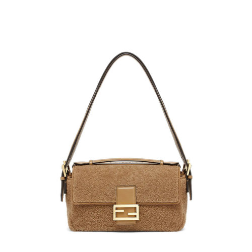 FENDI/芬迪 BAGUETTE MULTI系列 米色美利奴羊皮材質(zhì)飾以FF夾扣雙翻蓋開(kāi)合雙拉鏈口袋雙面手提斜跨單肩包8BR794AHVRF0J2D