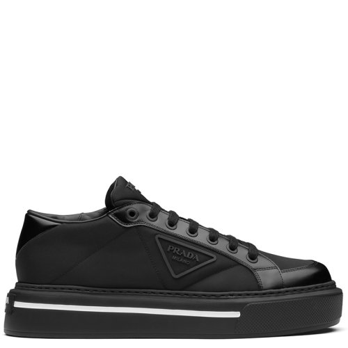 PRADA/普拉達(dá)  Macro Re-Nylon系列 男士黑色再生尼龍和亮面皮革運(yùn)動(dòng)鞋2EG376_3LF5_F0632