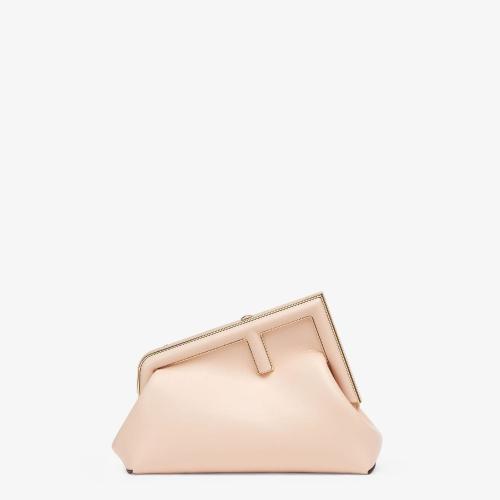  FENDI芬迪 22年秋冬 女士 手拿包 淺粉色皮革手袋 8BP129ABVEF14N1