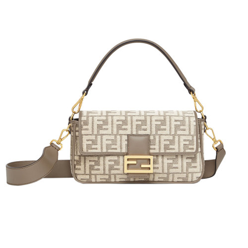 FENDI/芬迪 2022新款 by the way系列 女士中號淺褐色織物配皮金色金屬手提斜挎法棍包8BR600ALUNF1J43