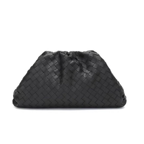 Bottega Veneta/葆蝶家  寶緹嘉女包 The Pouch系列 女士黑色皮質(zhì)手拿包 576175VCPP01229  HKY06107