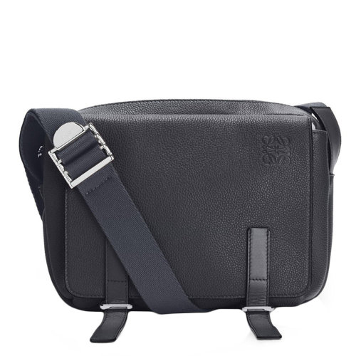 Loewe/羅意威 22春夏新款 男士超小號煤灰色粒面牛皮革Anagram壓紋翻蓋軍用可單肩斜挎郵差包 0010528248